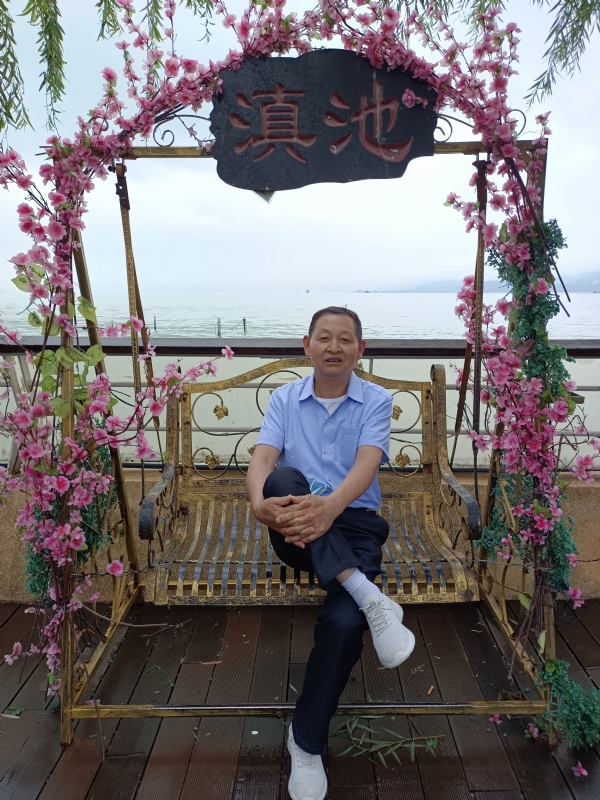 奋斗的第一张照片--宿州认干亲服务网